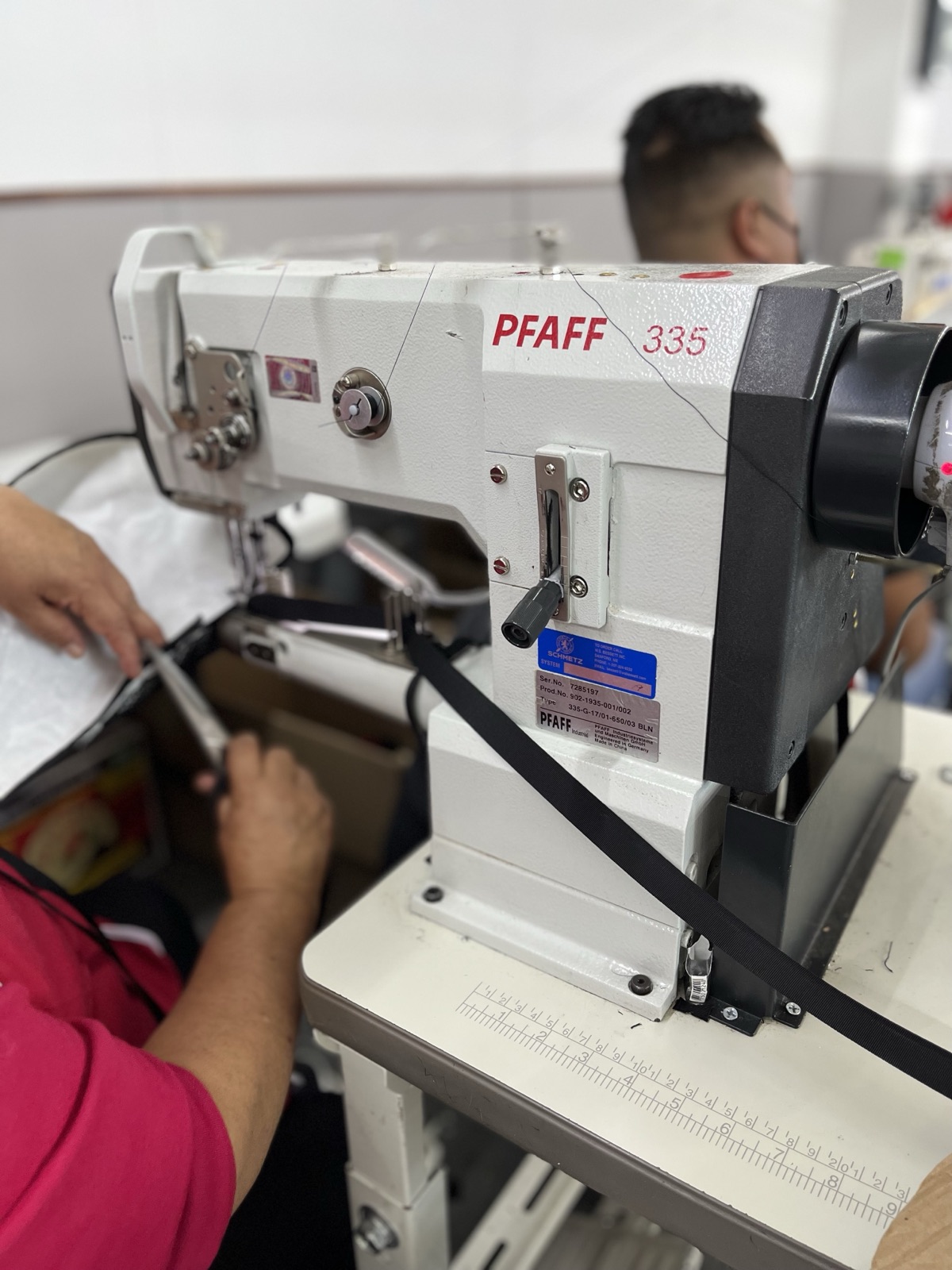 Máquina PFAFF de costura industrial