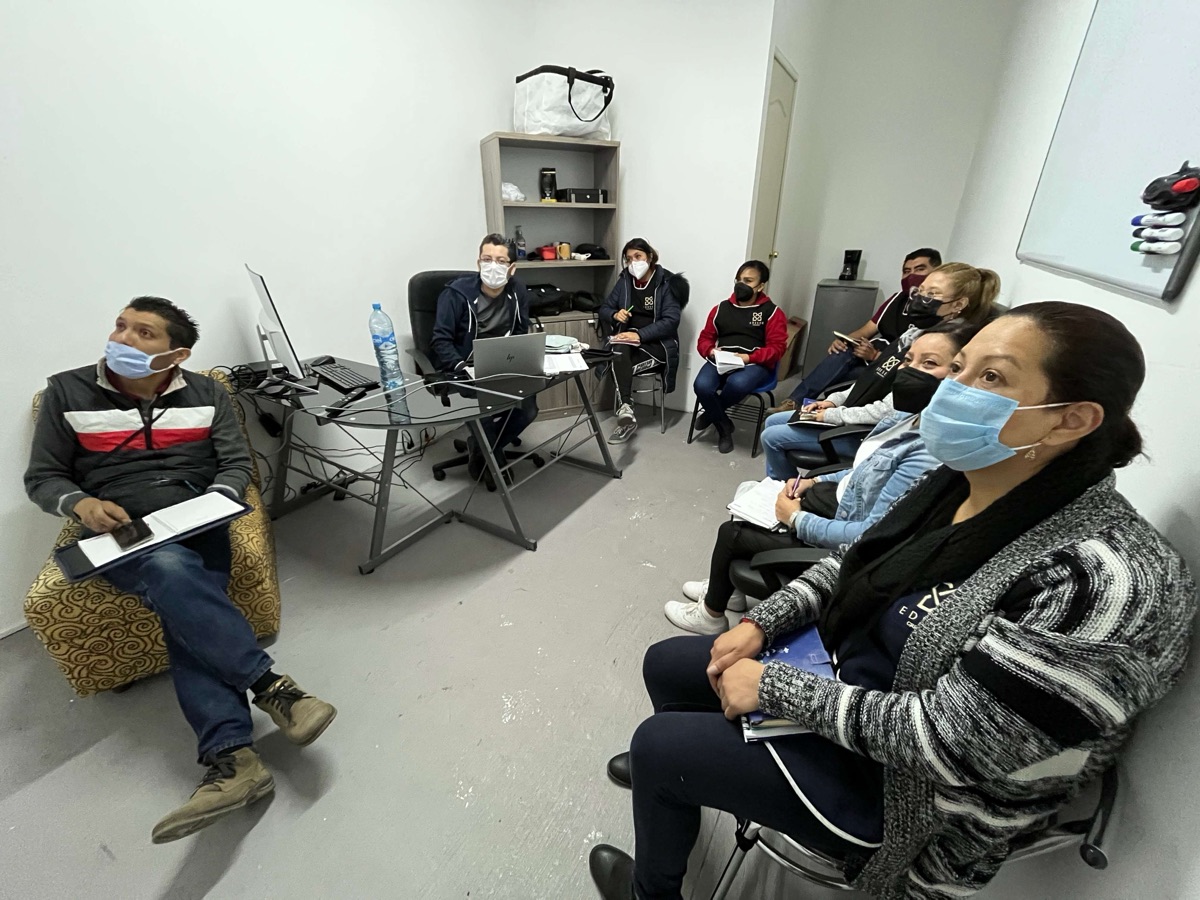 Reunión de gerencia en las oficinas de EDESEG